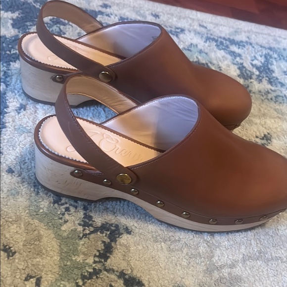 J. Crew convertible Brown Leather Clogs - Picture 1 of 7